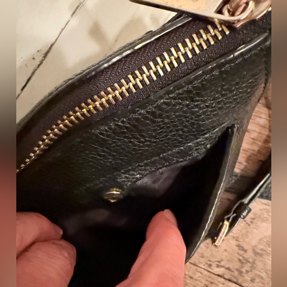 MICHAEL KORS Julia Women MK MD Messenger Bag Purse Black Leather Gold 38H8XJQM2L - Picture 3 of 8